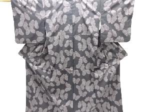 クリスマスセール大特価品　蝶模様織り出し本場泥大島紬着物(5マルキ)